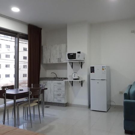 Furnished Apartments Near Mcdonald'S Al-Madina Al-Monawara St Амман Екстер'єр фото