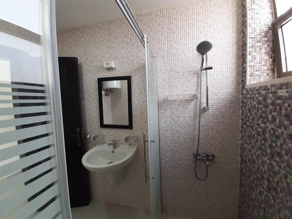 Furnished Apartments Near Mcdonald'S Al-Madina Al-Monawara St Амман Екстер'єр фото