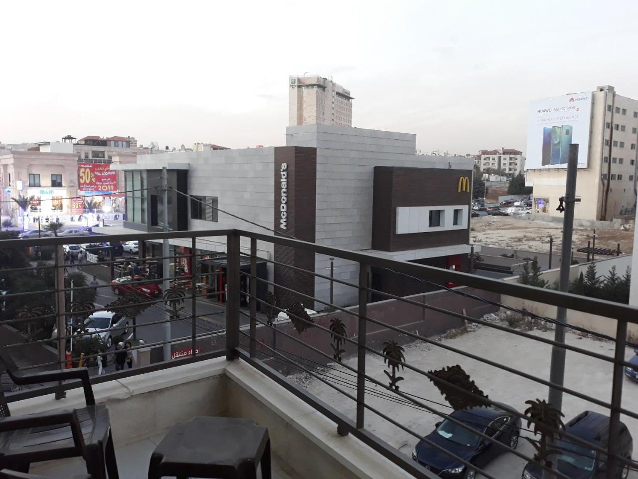 Furnished Apartments Near Mcdonald'S Al-Madina Al-Monawara St Амман Екстер'єр фото